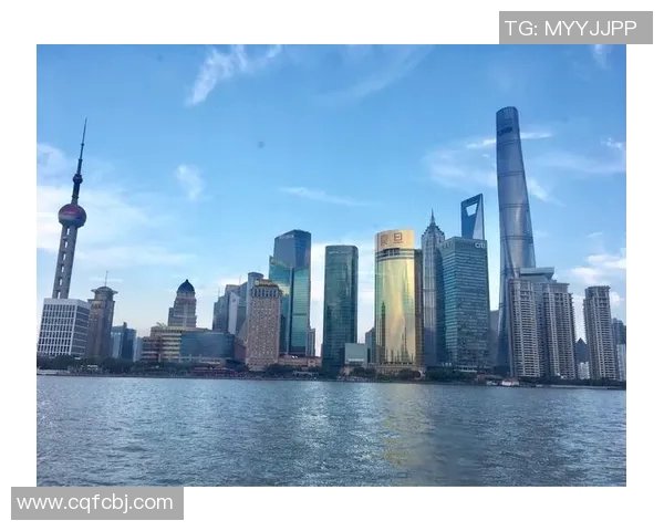 聚焦足球AMC球星的卓越表现与成长之路，解读他们的技战术特点与职业生涯