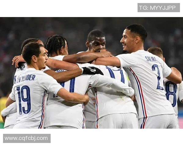 足球老将激情重现 友谊赛精彩回顾带你穿越时光重温经典瞬间